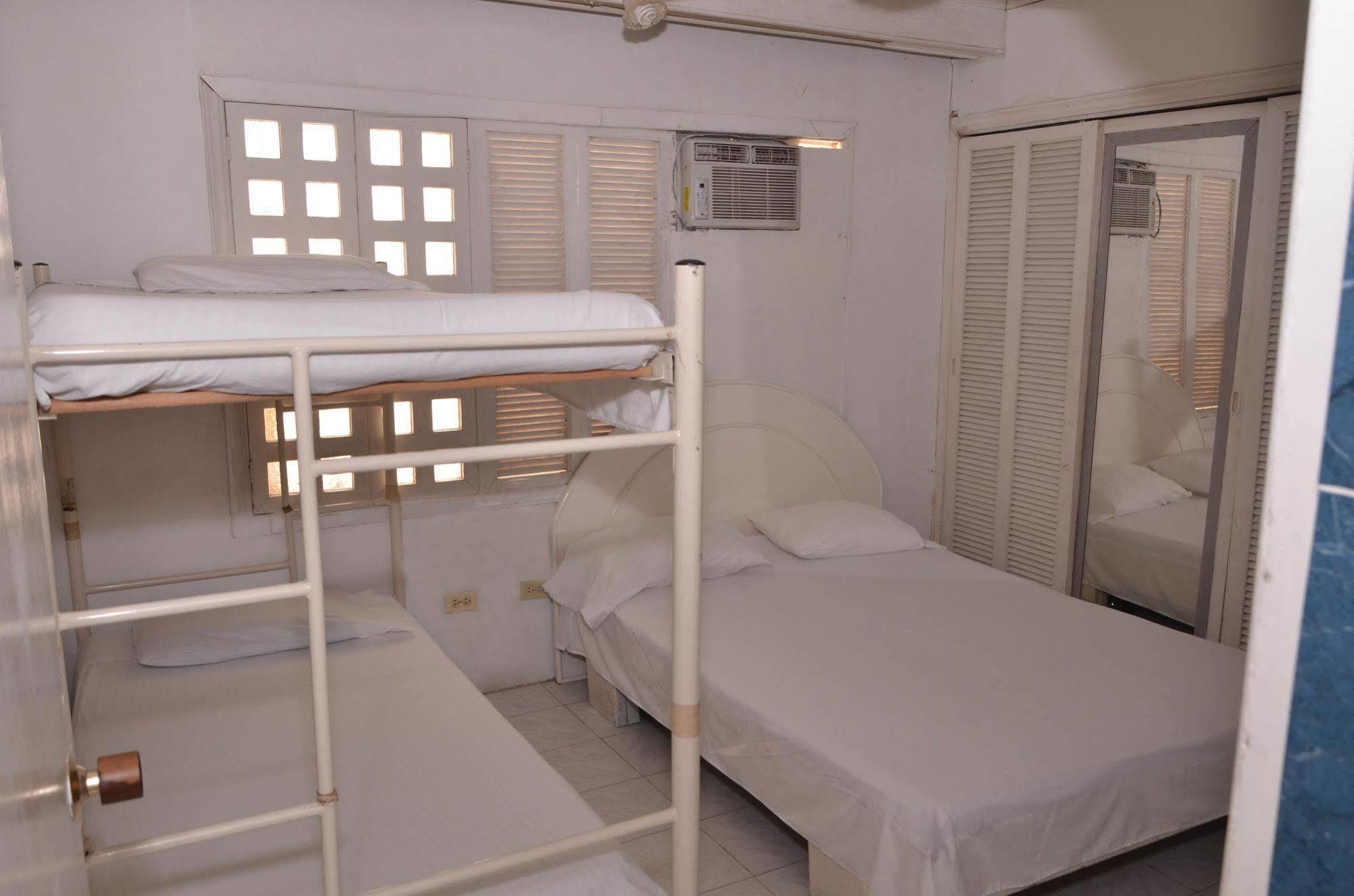 Hotel Vargas Airport Cartagena المظهر الخارجي الصورة
