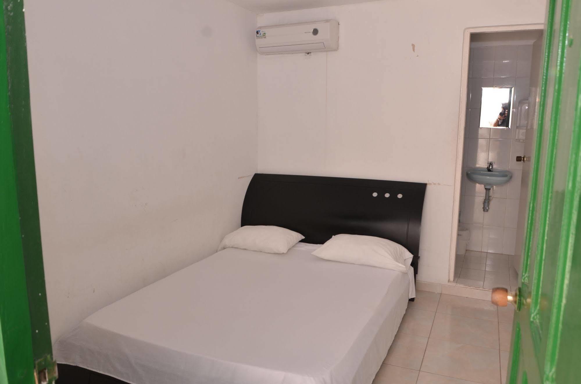 Hotel Vargas Airport Cartagena المظهر الخارجي الصورة